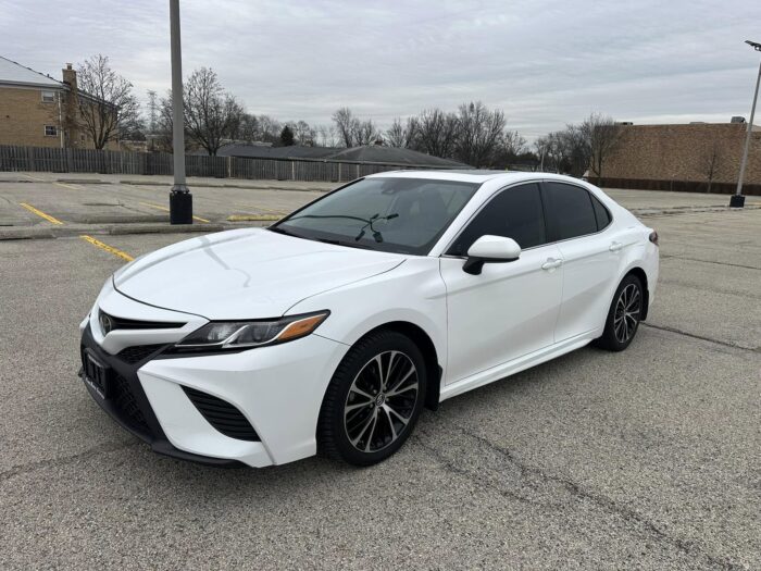 2019 Toyota Camry SE for sale - Image 2